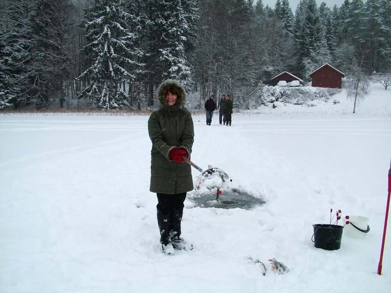 Learn about ice fishing gamble game